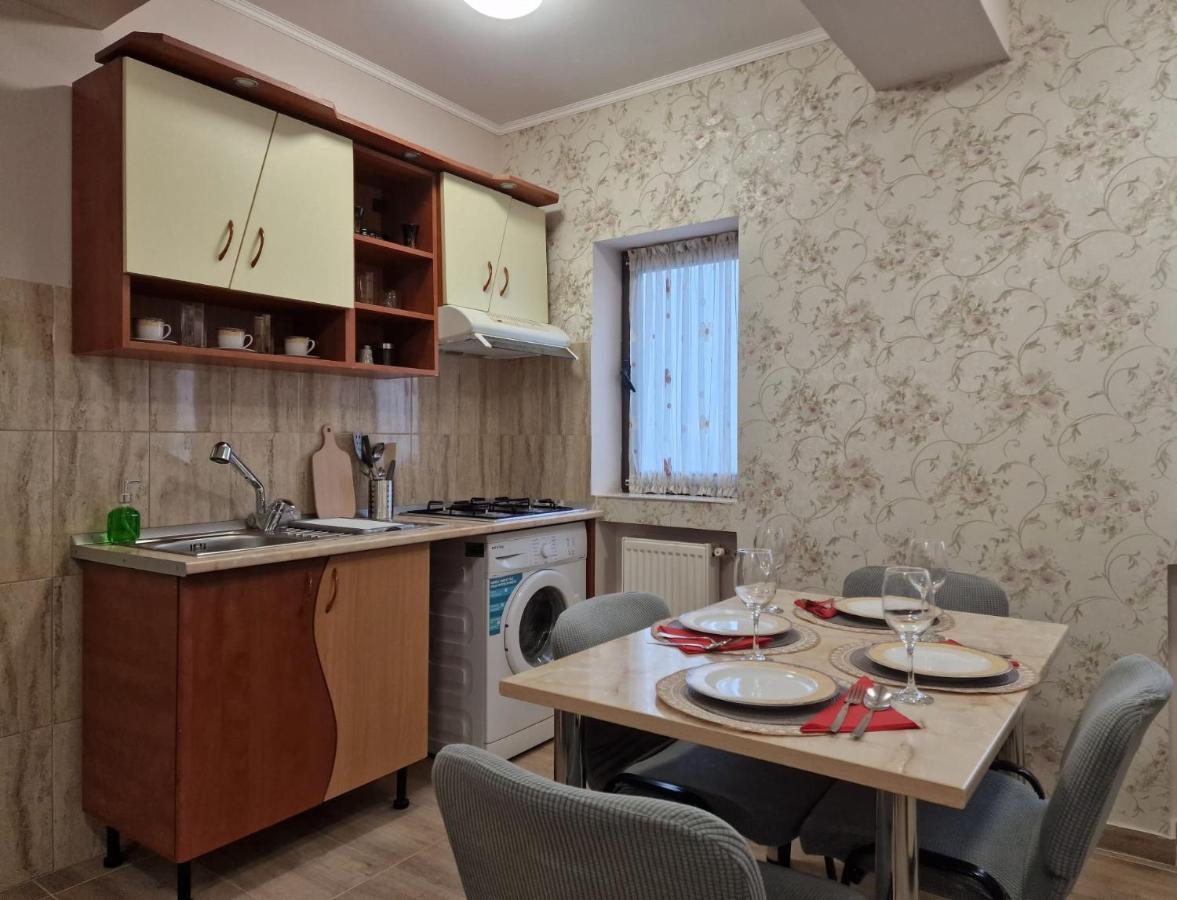 Laroka House Beautiful Apartment Universitate Center Bucarest Exterior foto