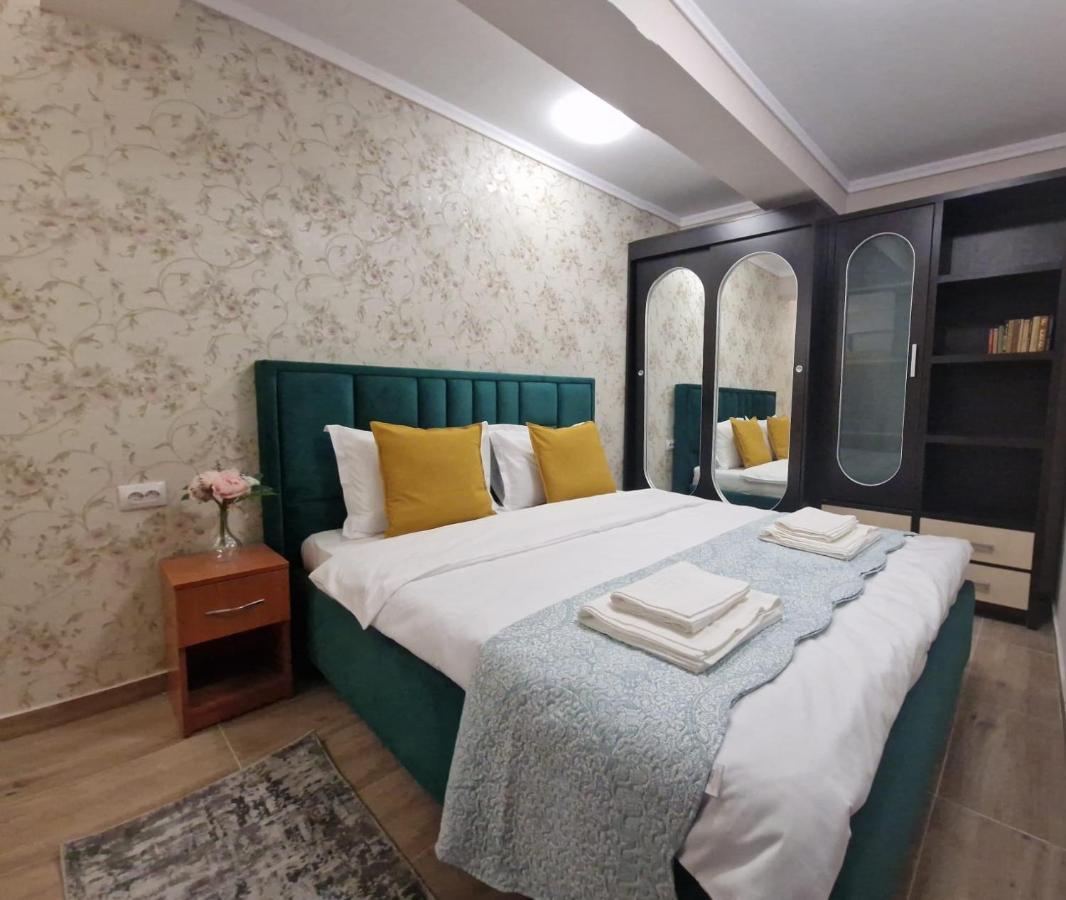 Laroka House Beautiful Apartment Universitate Center Bucarest Exterior foto